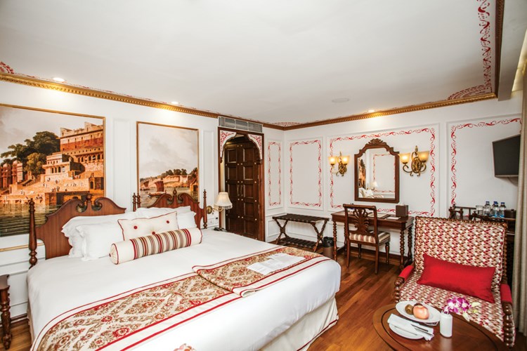 Colonial Suite  Ganges Voyager II 